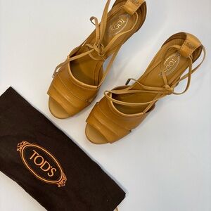 Tod's Tan Leather Women's Sandals